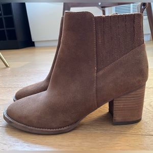 Blondo Waterproof Brown Booties Size 9